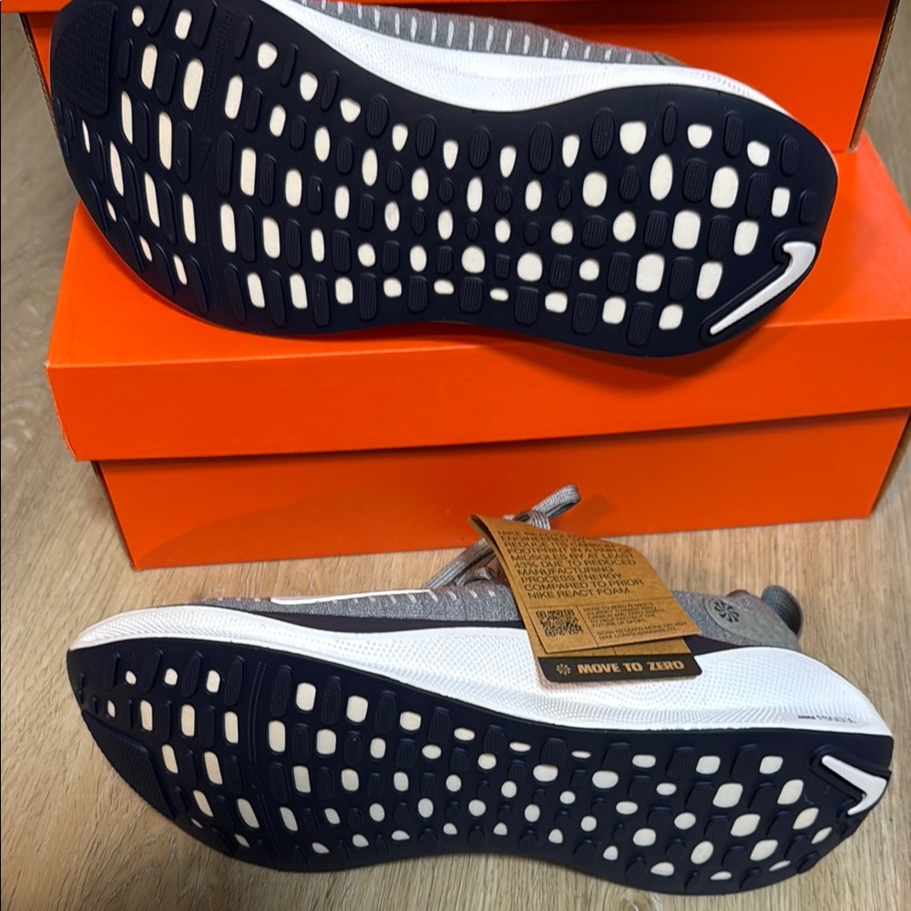 Nike Women’s Gray and Blue Running Shoes - Picture 2 of 3
